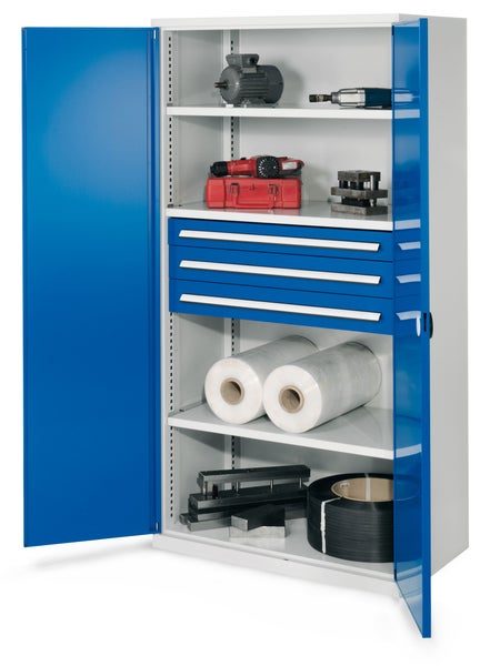 Werkzeugschrank mit Werkzeugen und Materialien