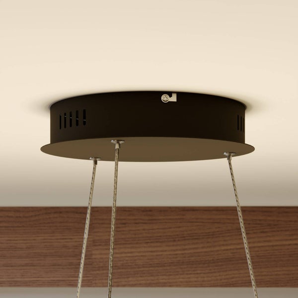 Deckenbaldachin aus Metall in Schwarz für eine Pendelleuchte mit Seilaufhängung.