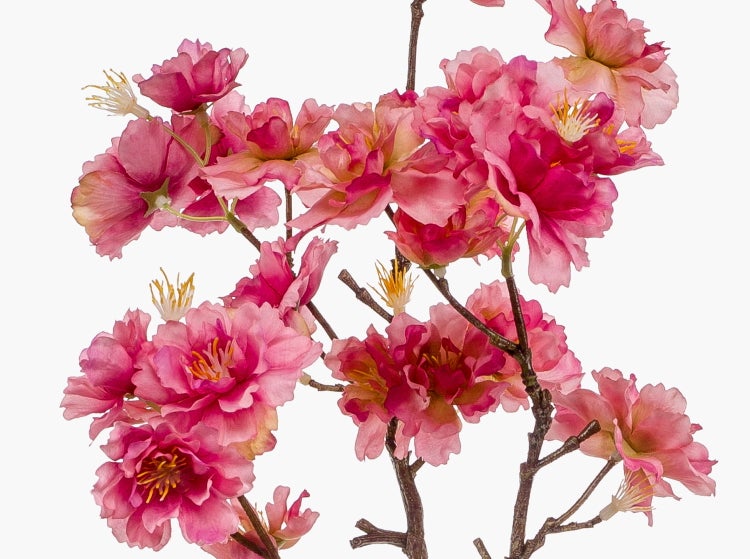 Künstlicher Fenchelzweig mit gelben Blüten und feinen grünen Blättern.