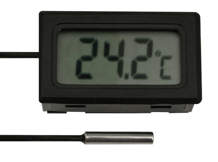 Digitales Einbauthermometer mit Kabel und Temperaturfühler zur Messung der Umgebungstemperatur