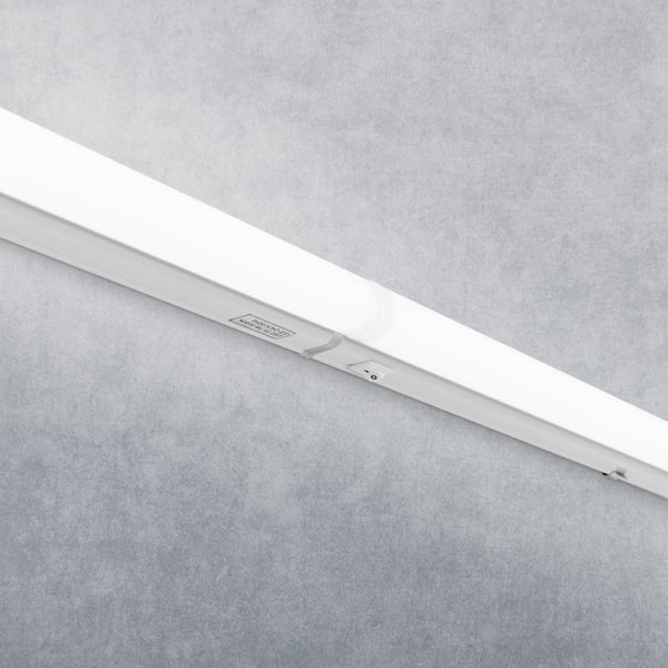 LED Lichtbalken 9 W T5 578 mm warmweiß 3000 K 855 lm mit Schalter erweiterbar Unterbauleuchte Küche IP20
