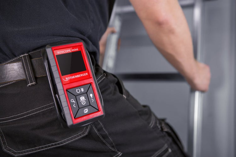 Rothenberger Roscop Mini Inspektionskamera am Gürtel