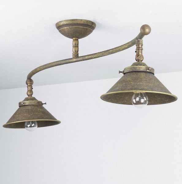 Deckenleuchte mit zwei Lampenschirmen im Retrodesign