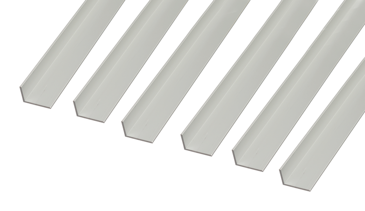 Mehrere Aluminium Winkelprofile als Leisten zur Kantenverarbeitung.