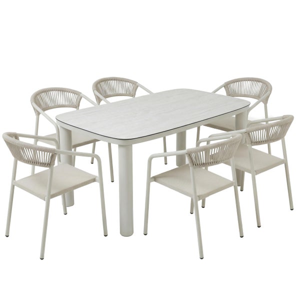 Gartenmöbel-Set mit rechteckigem Esstisch in Steinoptik und sechs Stühlen mit Seilgeflecht-Rückenlehne und Metallgestell.