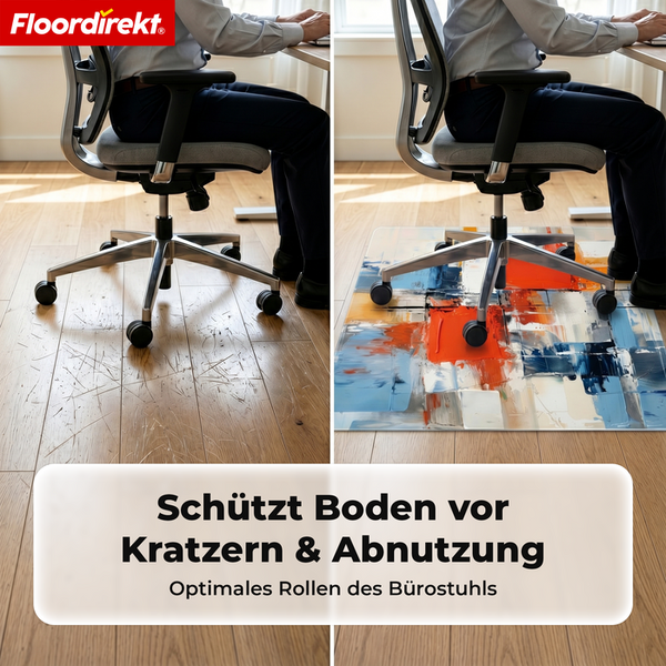 Floordirekt Logo. Vergleich: Bürostuhl auf verkratztem Holzboden ohne Schutzmatte und auf einer schützenden Bodenschutzmatte mit abstraktem Muster.