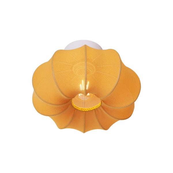 Deckenleuchte mit gewelltem Stoffschirm in Gelborange und sichtbarem Leuchtmittel.