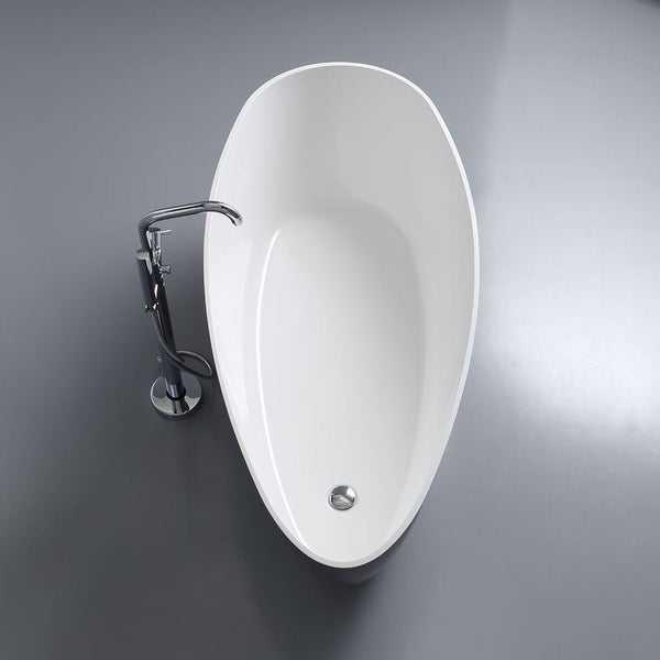 Moderne feistehende graue Badewanne | Rachele