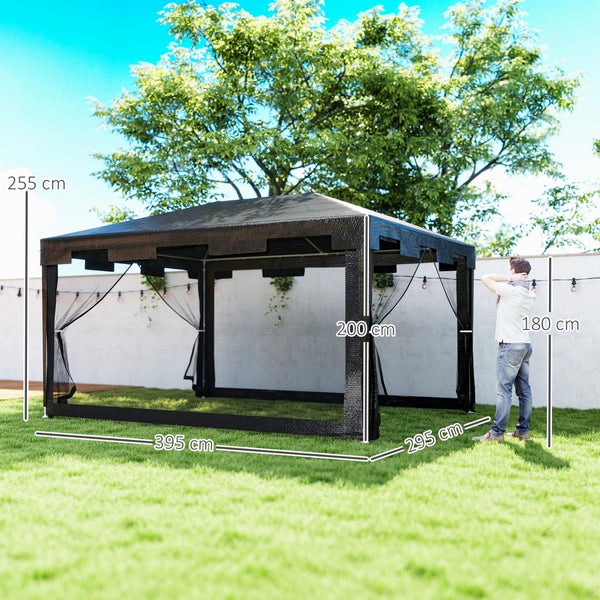 Gartenpavillon in Schwarz mit Netzwänden auf Rasen. Maße: 395 Zentimeter breit, 295 Zentimeter tief, 255 Zentimeter hoch.