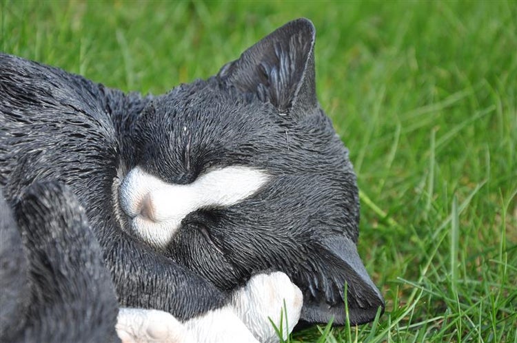 Gartenfigur Dekofigur schlafende Katze schwarz