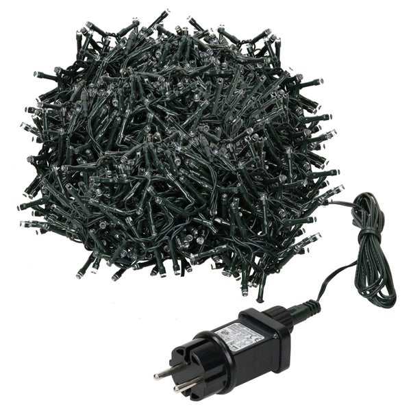 LED Lichterkette mit vielen kleinen Lichtpunkten und Netzstecker für die Weihnachtsdekoration