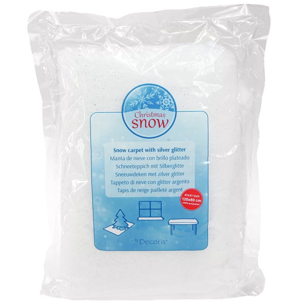 Produktetikett Schneeteppich mit silbernem Glitzer, 120 mal 80 Zentimeter, 100 Prozent Polyester, mit Warnhinweisen, Recycling-Symbolen und Barcode.