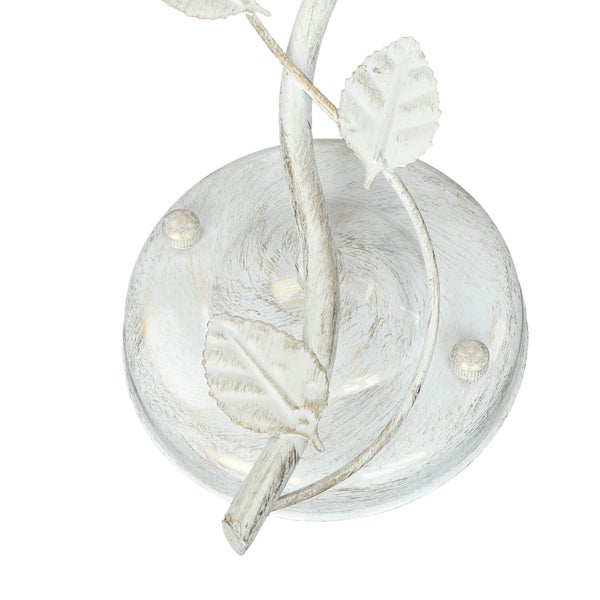 Deckenleuchte mit blattförmigen Verzierungen