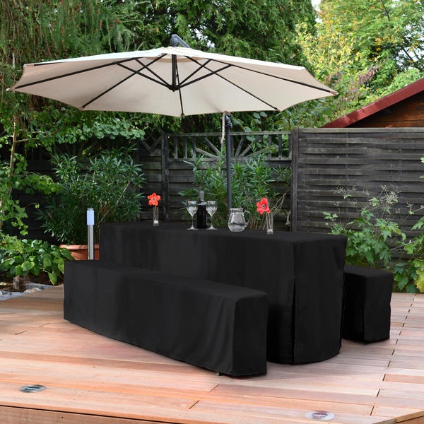 Abdeckung für Gartentischgruppe mit Sonnenschirm auf Holzterrasse