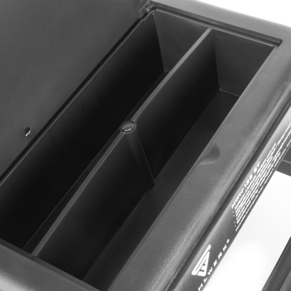 Detailansicht eines Werkstatthockers mit Fächern zur Aufbewahrung