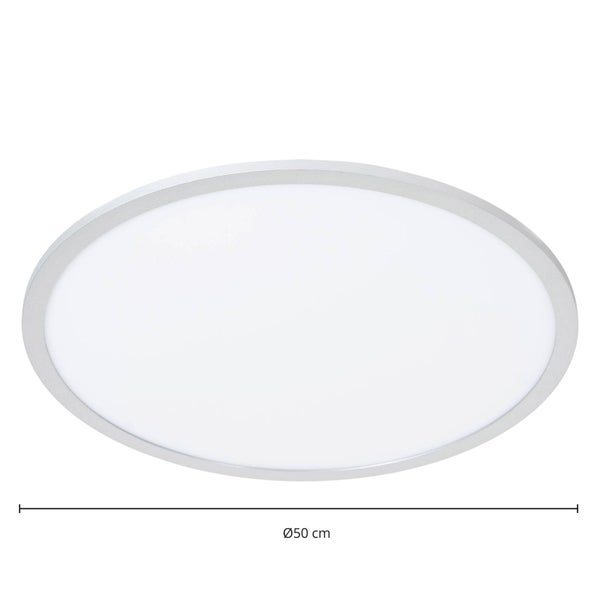 Detailansicht einer runden Deckenleuchte mit silberfarbenem Metallrahmen und weißer Kunststoffabdeckung.