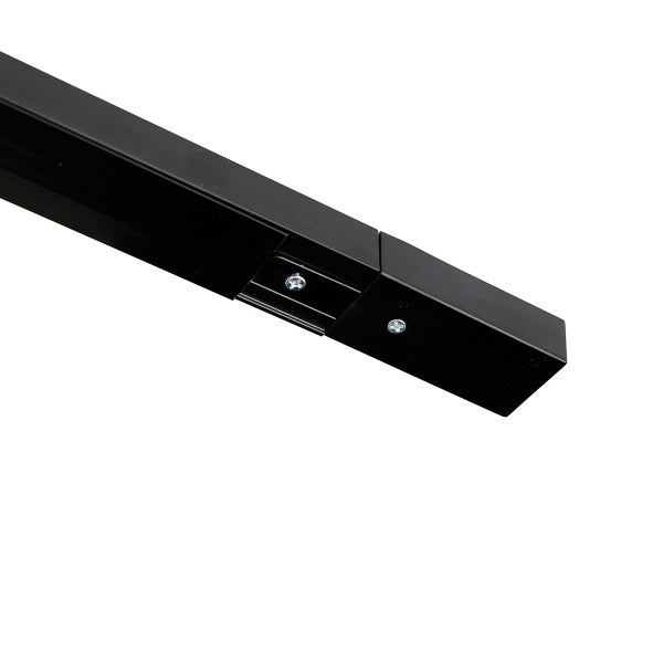 Nahaufnahme eines schwarzen Schienensystem-Profils aus Metall mit sichtbaren Schrauben zur Befestigung.