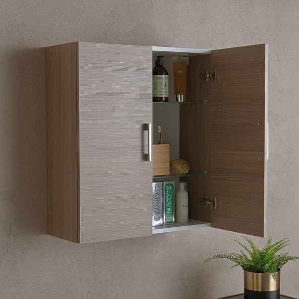 Offener Badezimmerschrank mit zwei Ablageflächen