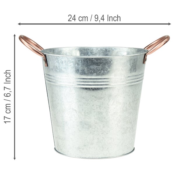 Verzinkter Metalleimer mit kupferfarbenen Griffen, Durchmesser 24 Zentimeter, Höhe 17 Zentimeter.