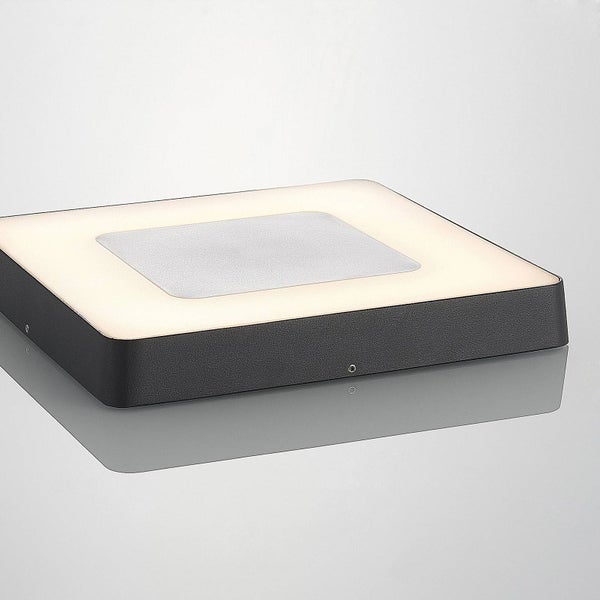 Quadratische LED-Deckenleuchte mit dunklem Metallrahmen und weißer Leuchtfläche.