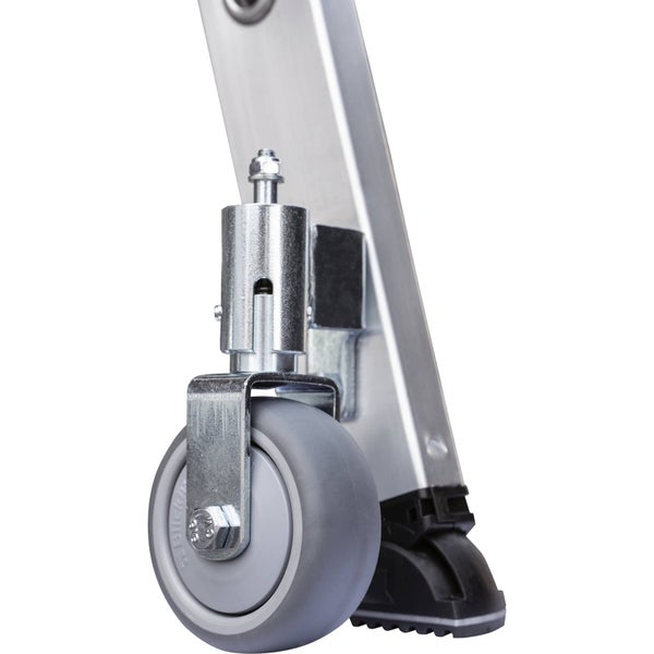 Detailansicht einer Leiter mit Rollen für den einfachen Transport