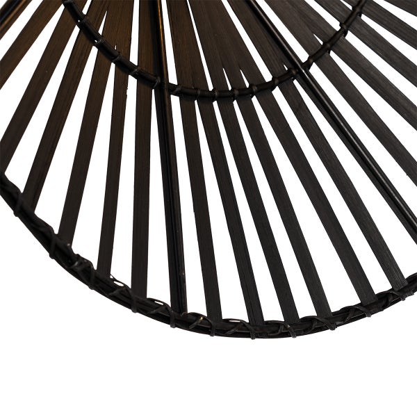 Detailansicht eines Lampenschirms aus Bambus