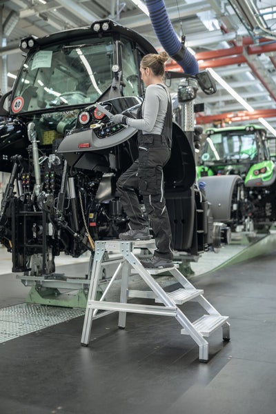PROREGAL Montagetritt 4 Stufen Aluminium Geriffelt Rutschfeste Kunststoffschuhe