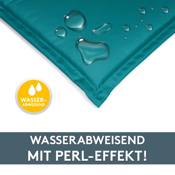 Wasserabweisendes Material mit abperlenden Wassertropfen und dem Text Wasserabweisend mit Perleffekt.