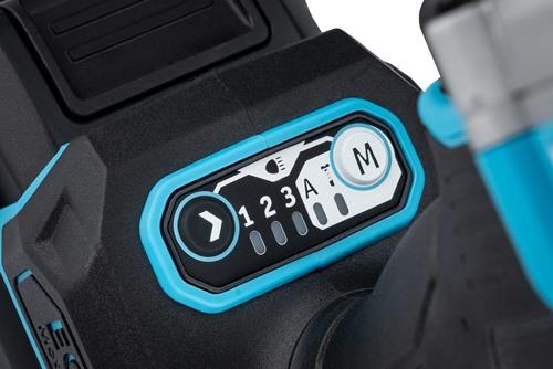 Detailansicht des Bedienfelds einer Arbeitsleuchte