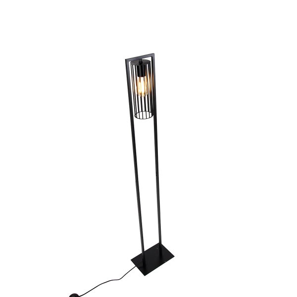 Schwarze Stehlampe mit Käfigdesign und eingeschalteter Glühbirne.