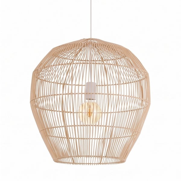 Hängeleuchte aus Rattan in Kugelform mit einer E27 Lampenfassung und sichtbarem Leuchtmittel