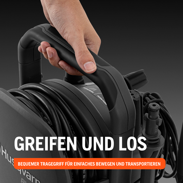 Nahaufnahme eines Hochdruckreinigers mit Tragegriff in Aktion