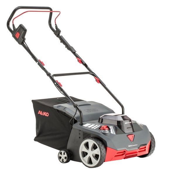 AL-KO Akku-Vertikutierer Combi Care 38.5 Lithium mit 36 Volt Leistung inklusive Fangsack und verstellbarem Holm zur Rasenpflege.