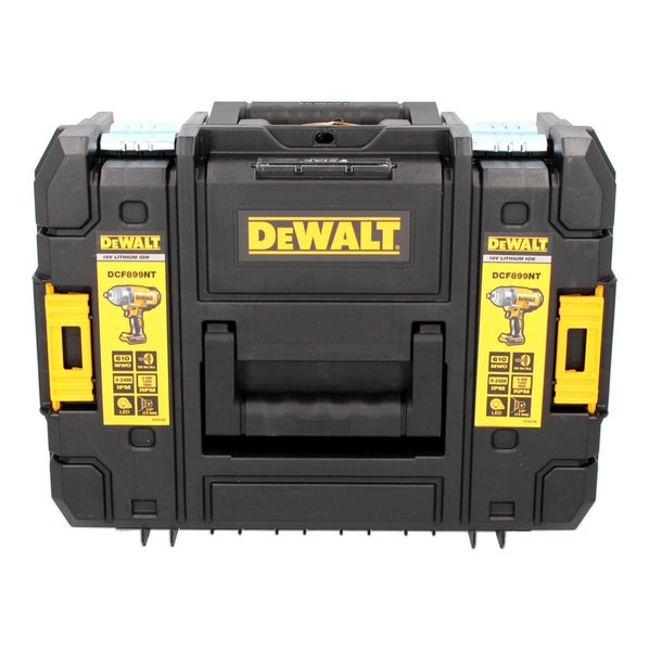 Schwarzer DeWALT Werkzeugkoffer TSTAK aus Kunststoff für Akku-Schlagschrauber DCF899NT mit gelben Verschlüssen.