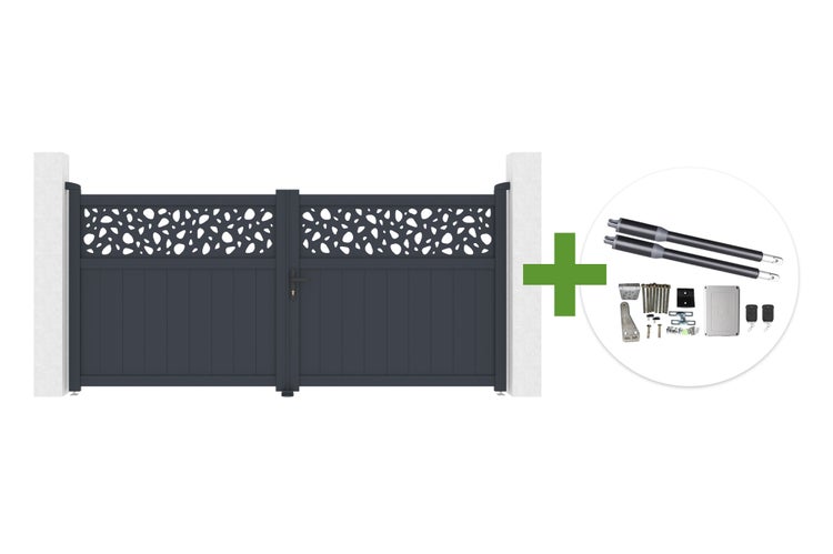 Zweiflügeliges Einfahrtstor aus Aluminium mit dekorativem Lochmuster im oberen Bereich, inklusive elektrischem Torantrieb und Zubehör.