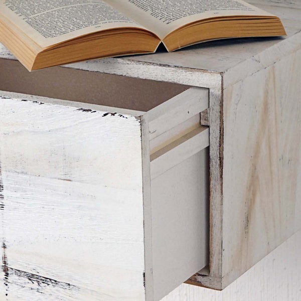 Wandregal aus Holz mit offener Schublade und Buch