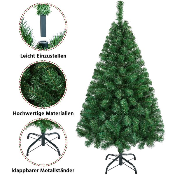 Geschmückter Weihnachtsbaum mit Geschenken im Wohnzimmer
