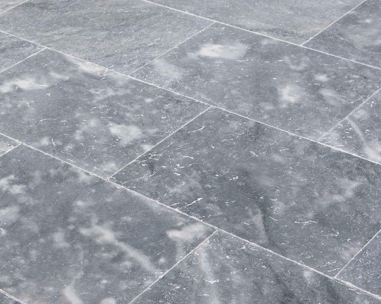 Wohnrausch Kalkstein Terrassenplatten BLUE ICE 61 x 40,6 x 3 cm, getrommelt, blau, grau