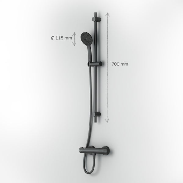 Duschsystem mit Handbrause 115 Millimeter Durchmesser und Duschstange 700 Millimeter mit Thermostatarmatur zur Wandmontage.