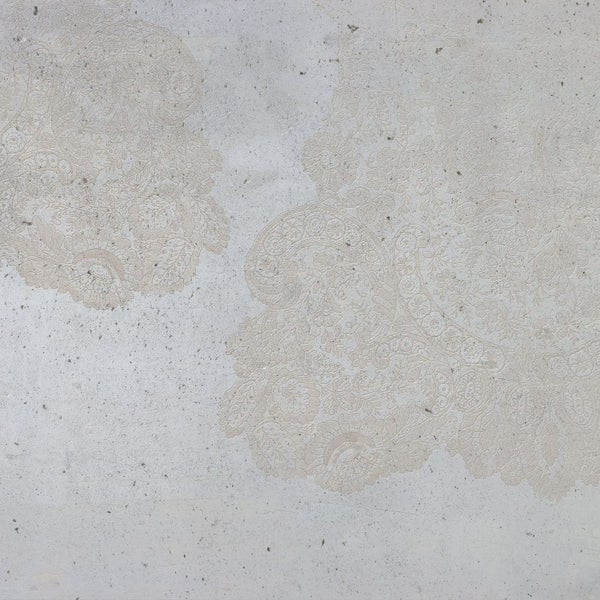 Betonplatte mit Ornamentmuster