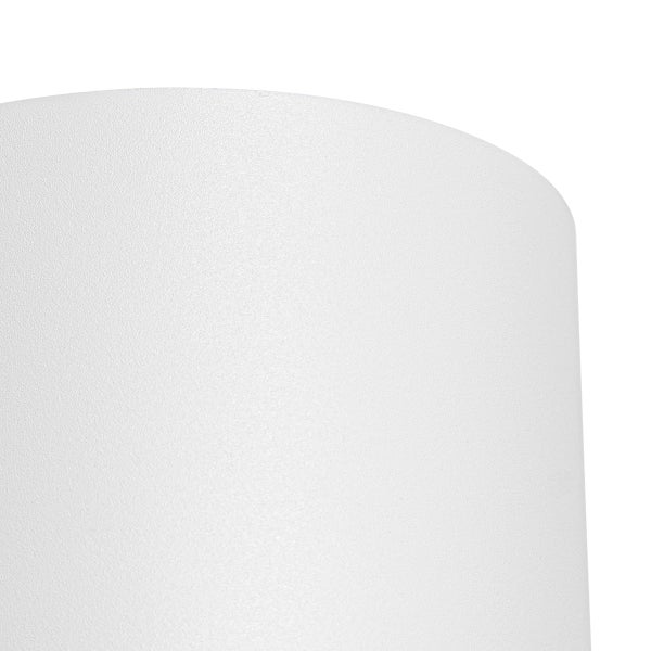 Detailansicht einer weißen Leuchte