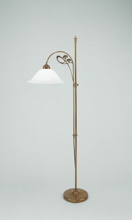 Stehlampe mit Lampenschirm aus Glas und Metallgestell