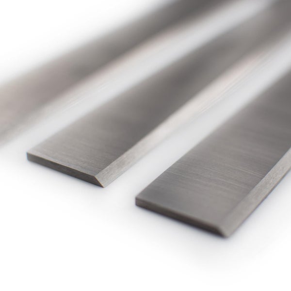 Drei Stecheisen aus Stahl in Nahaufnahme