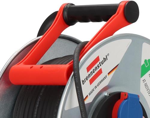 Kabeltrommel mit rotem Griff und Brennenstuhl Logo