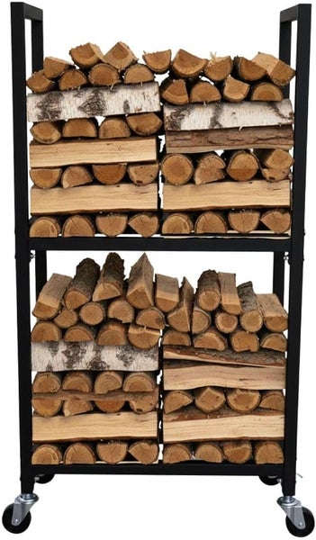 Brennholzregal mit Holz auf zwei Ebenen