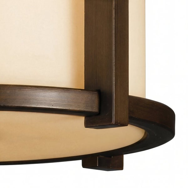 Detailansicht einer Deckenleuchte mit Textilschirm und Holzrahmen