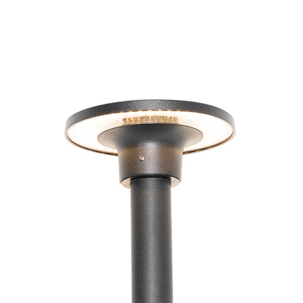 LED-Wegeleuchte mit rundem Kopf und integriertem Lichtring in Warmweiß.