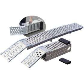 Zusammenklappbare Auffahrrampe aus Aluminium mit rutschfester Oberfläche zur Verladehilfe für Fahrzeuge oder Rollstühle.