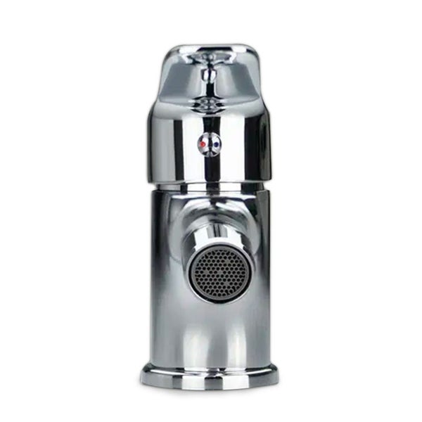 Glänzender Wasserhahn aus Metall