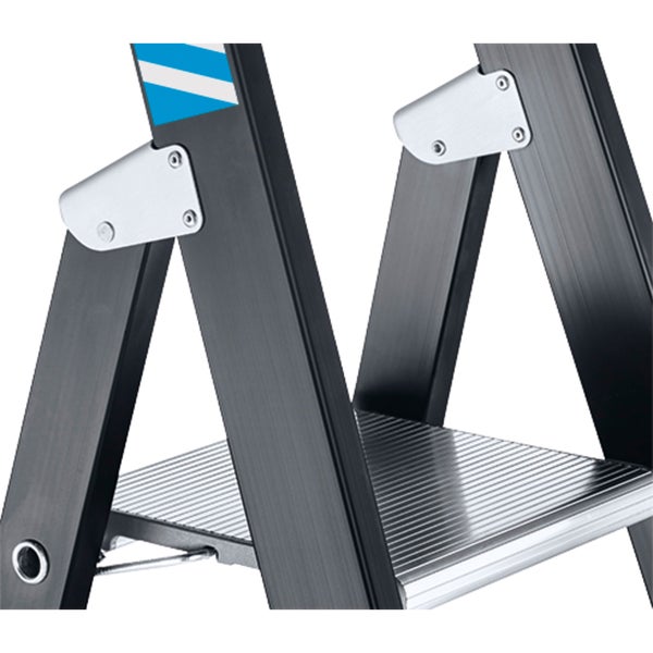 Detailansicht einer Trittleiter mit Stufen